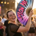 BLOW ME” Festival Fan in purple-blue – Rave & CSD accessory – View 3