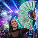 Festival Fan Holographic Green – iridescent Rave accessory – View 4