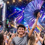 Festival Fan Holographic Blue-Purple Metallic – Rave accessory – View 4