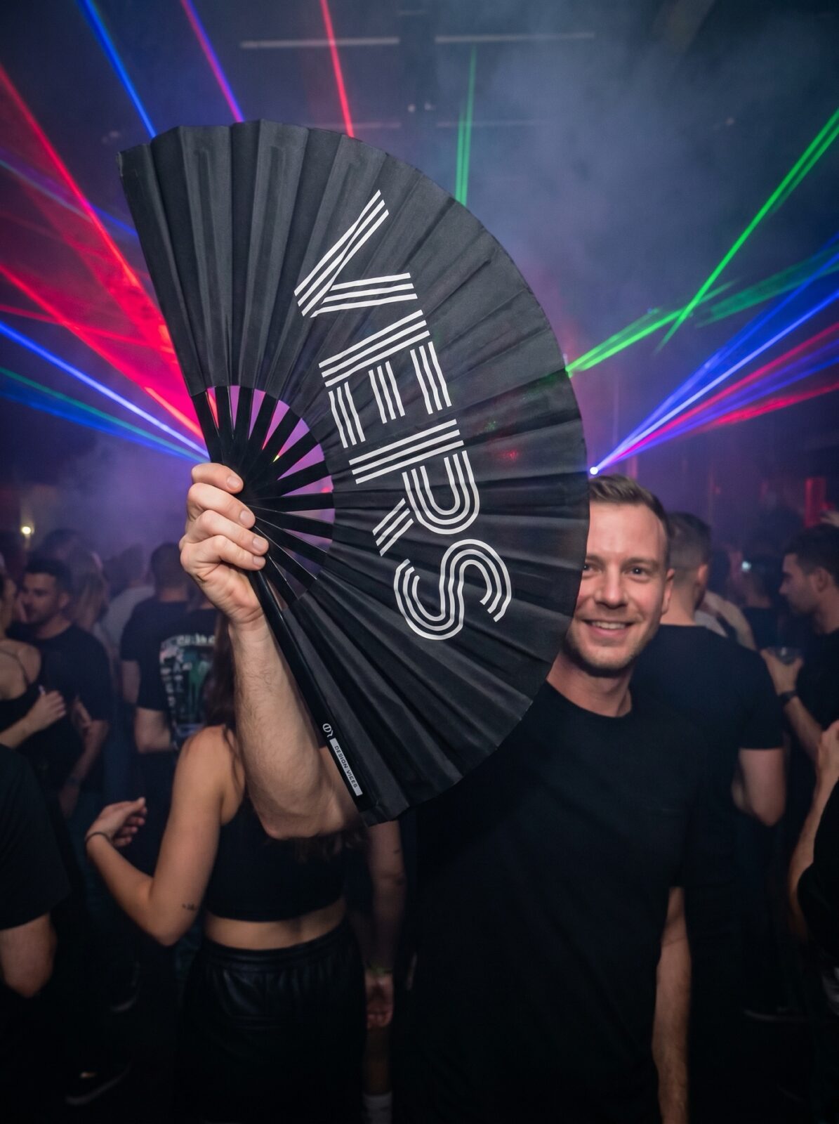 Festival Fan “VERS” in black – statement for Rave & CSD – View 2