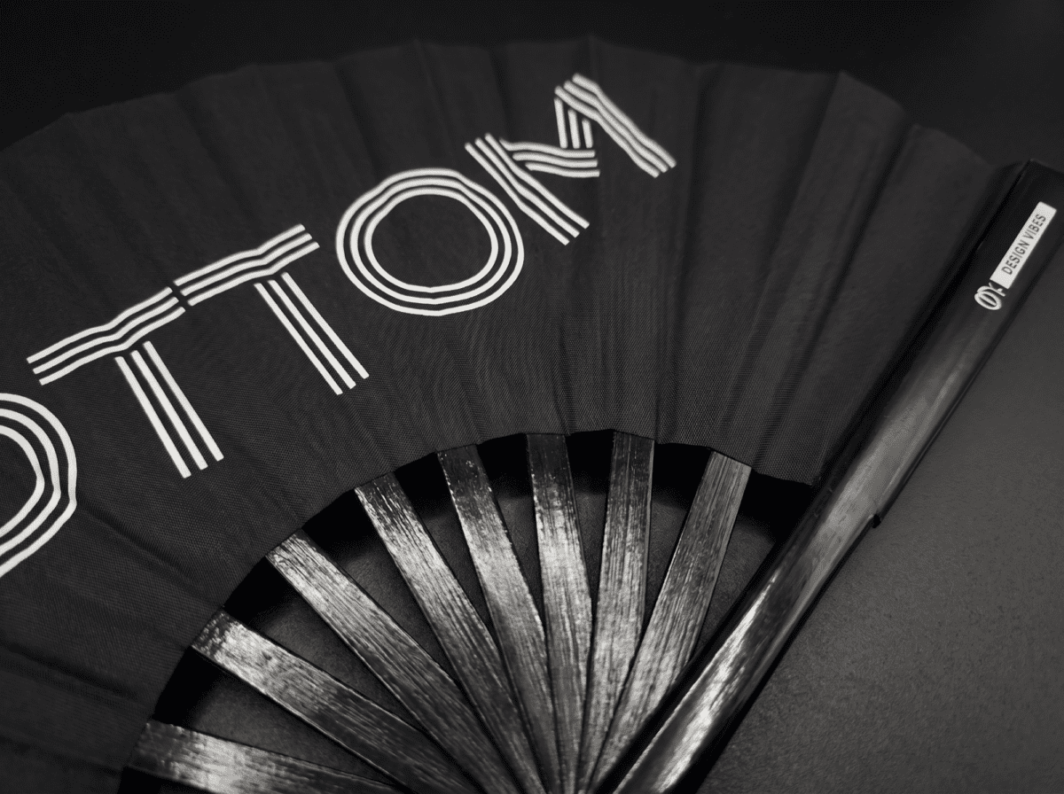 “BOTTOM” Festival Fan in Black, CSD & Rave accessory, View 6